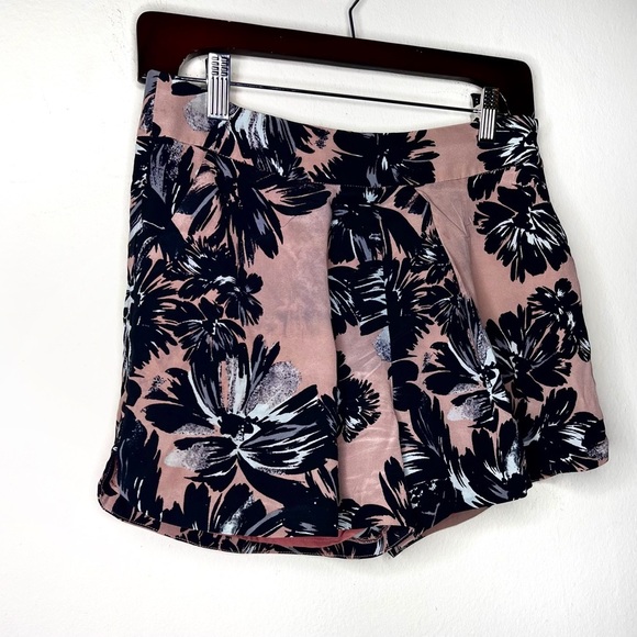 Rebecca Taylor 100% Silk High Waist Pink Floral Shorts - Picture 2 of 7